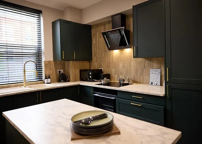 Luxe Home, Long Savings, Central, Parking Hébergement de vacances