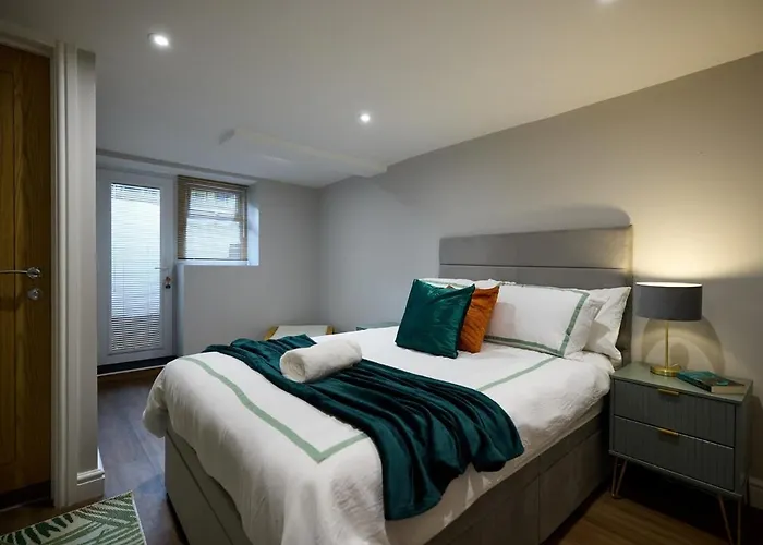 Luxe Home, Long Savings, Central, Parking Hébergement de vacances Leeds (West Yorkshire)