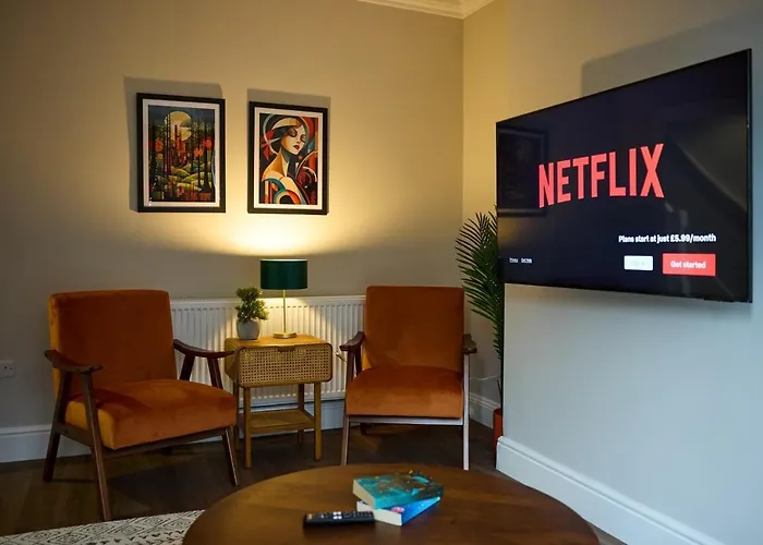 Luxe Home, Long Savings, Central, Parking Holiday home Leeds (West Yorkshire)