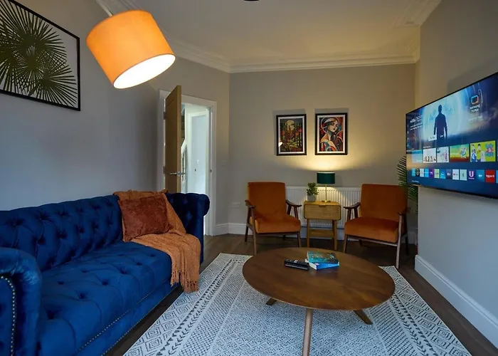 Holiday home Luxe Home, Long Savings, Central, Parking Leeds (West Yorkshire)